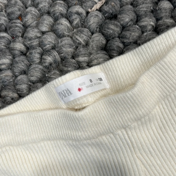 Zara Girls Ribbed Creme Leggings W Feet Holds - Picture 4 of 4